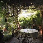 Voyage Du Mas Des Fontaines Couette-café 4*