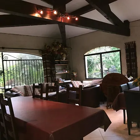 Chambre Voyage Du Mas Des Fontaines Bed & Breakfast