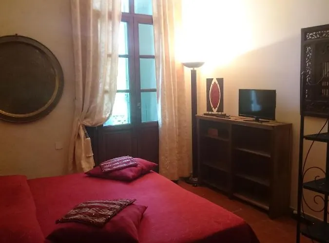 Bed & Breakfast Voyage Du Mas Des Fontaines 4*
